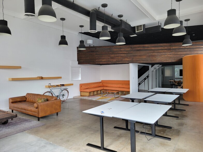 More Photos Of 12503 Venice Blvd, Los Angeles Freestanding For Lease