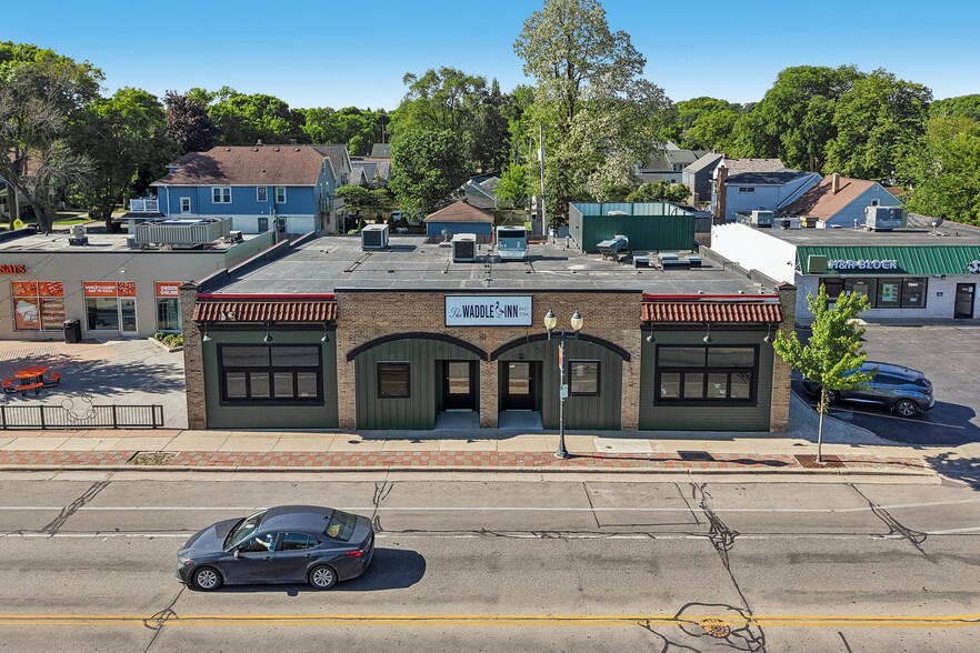 More Photos Of 6715 W North Ave, Wauwatosa Storefront For Lease
