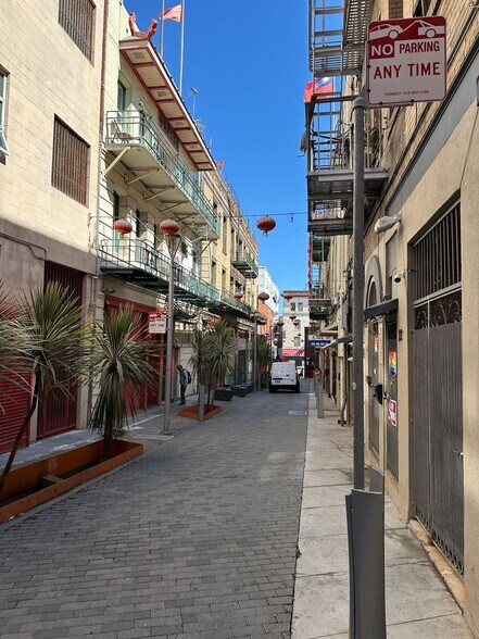 More Photos Of 900-930 Stockton St, San Francisco Office For Sale