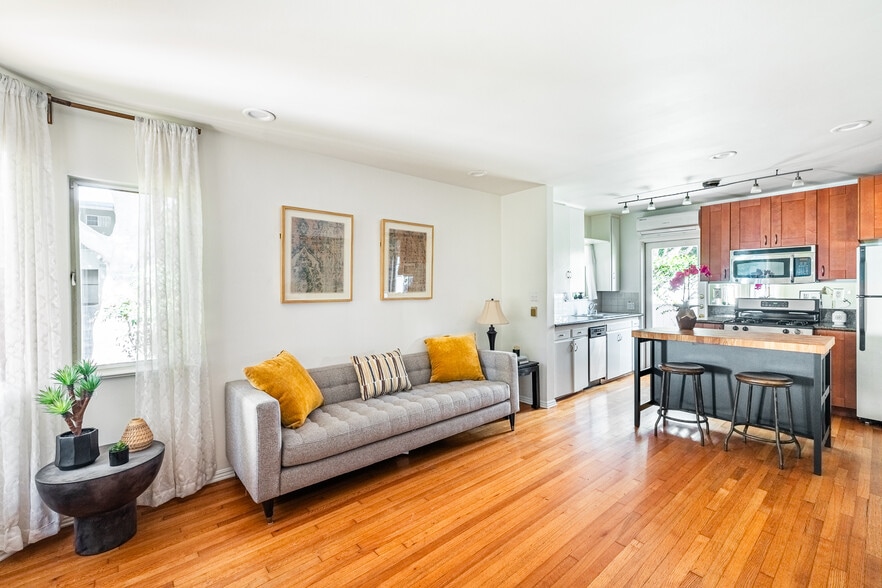 More Photos Of 914 20Th St, Santa Monica Apartments For Sale