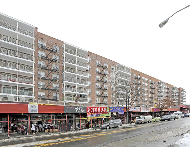 More Photos Of 41-25 KISSENA Blvd, Flushing Apartments For Lease