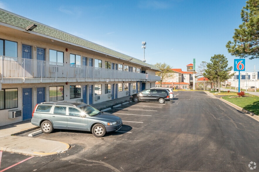 More Photos Of 8230 NW Prairie View Rd, Kansas City Hotel For Sale