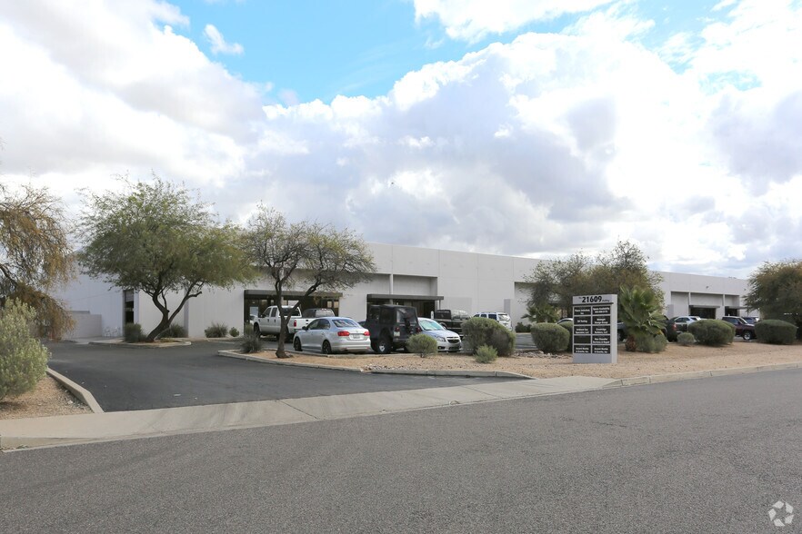 More Photos Of 21609 N 12th Ave, Phoenix Warehouse For Lease
