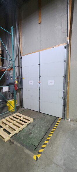 More Photos Of 2400 Pilot Knob Rd, Mendota Heights Light Manufacturing For Lease