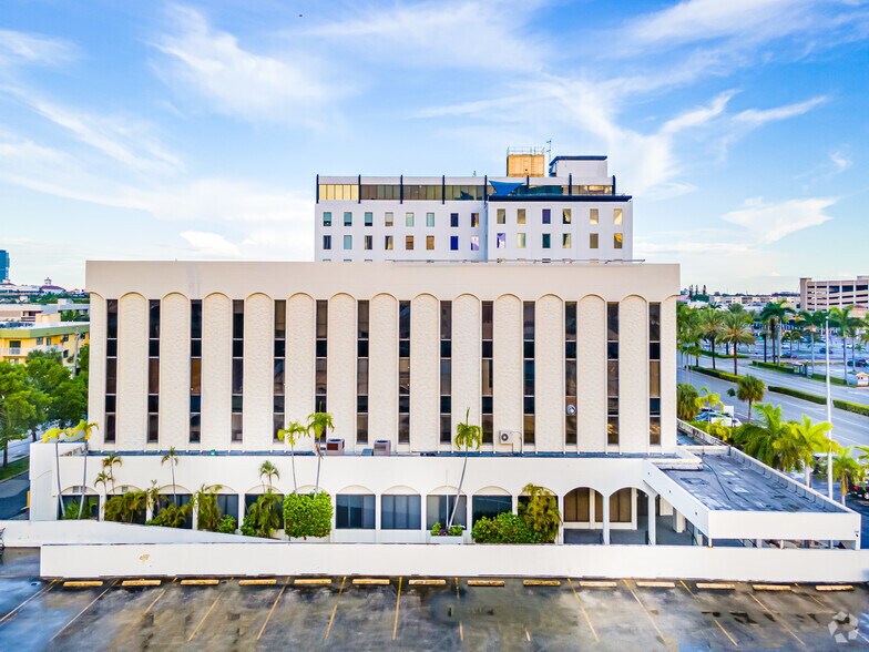 More Photos Of 2100 E Hallandale Beach Blvd, Hallandale Beach Office For Lease
