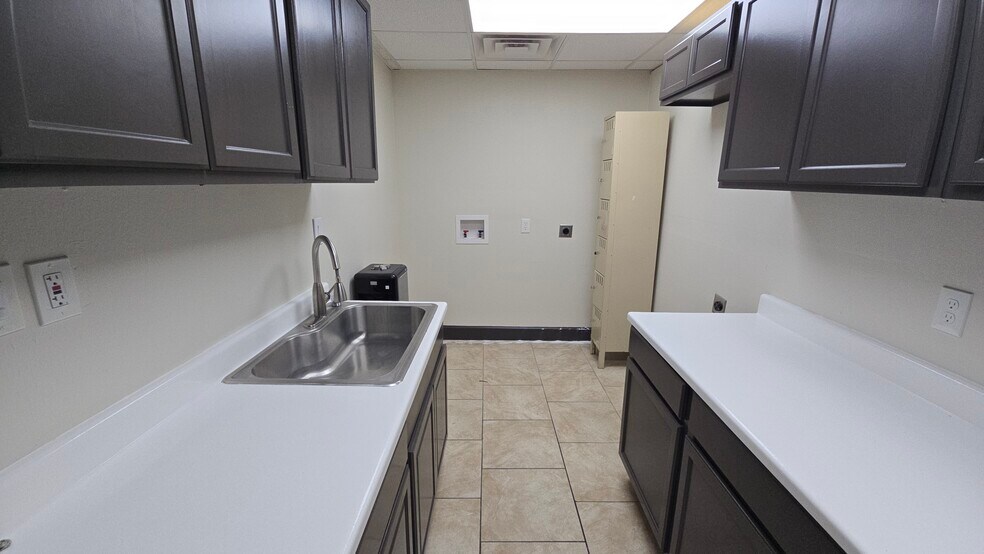 More Photos Of 3409 Spencer Hwy, Pasadena Office For Lease