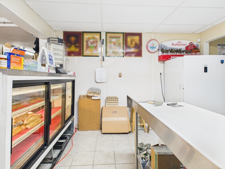 More Photos Of 12240 S Dixie, La Salle Convenience Store For Sale