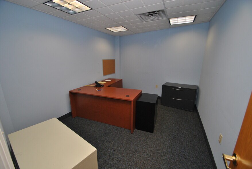 More Photos Of 201 Main St, Toms River Office For Lease