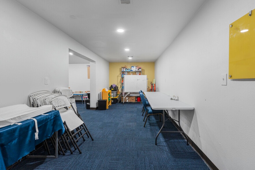 More Photos Of 10401 Fm 1902, Crowley Showroom For Sale