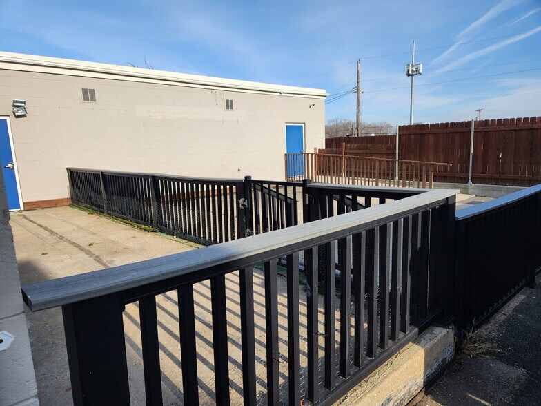 More Photos Of 3131 E Washington Ave, Madison Freestanding For Lease