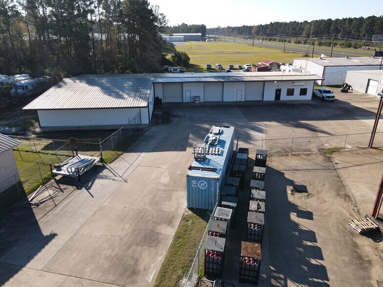 More Photos Of 1610 N John Redditt Dr, Lufkin Light Manufacturing For Sale