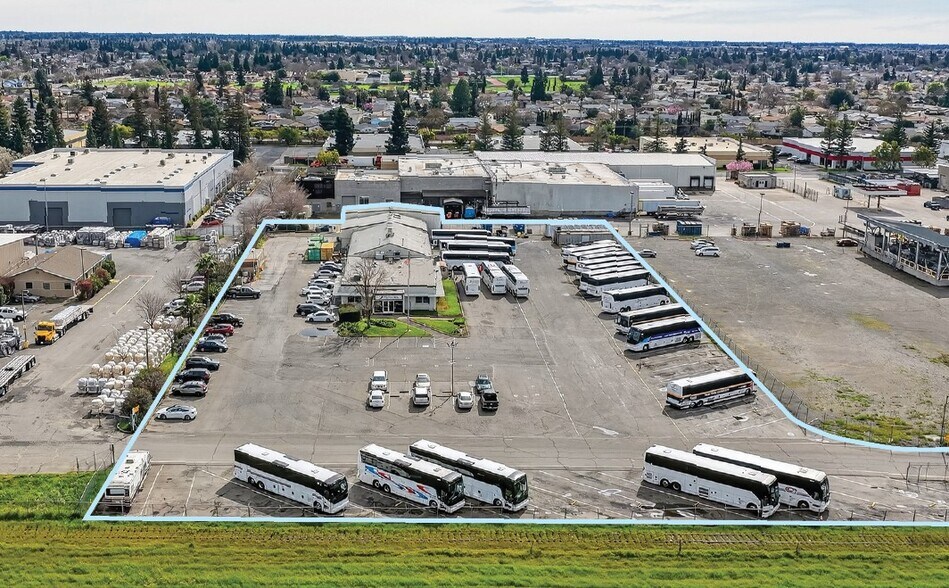 More Photos Of 7701 Wilbur Way, Sacramento Warehouse For Sale