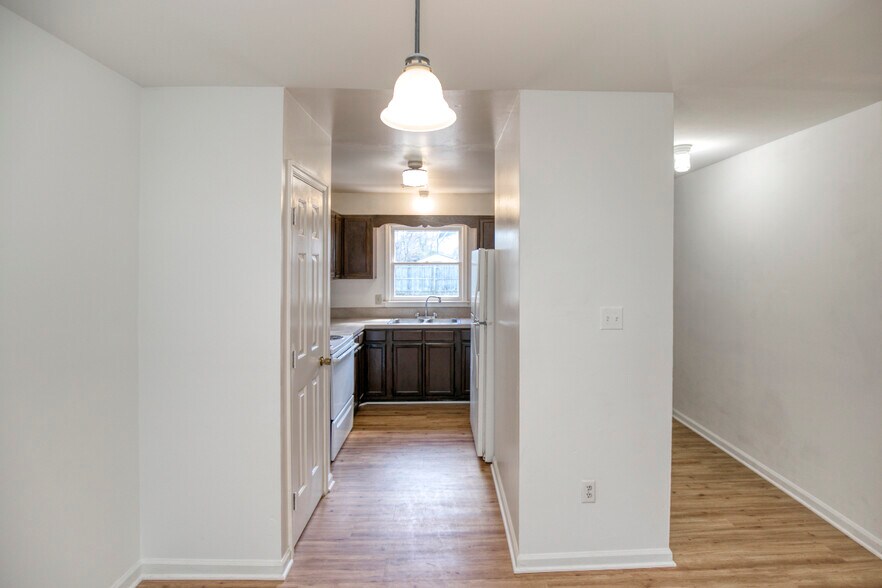 More Photos Of 7626 Bellehaven Dr, Gloucester Point Apartments For Sale