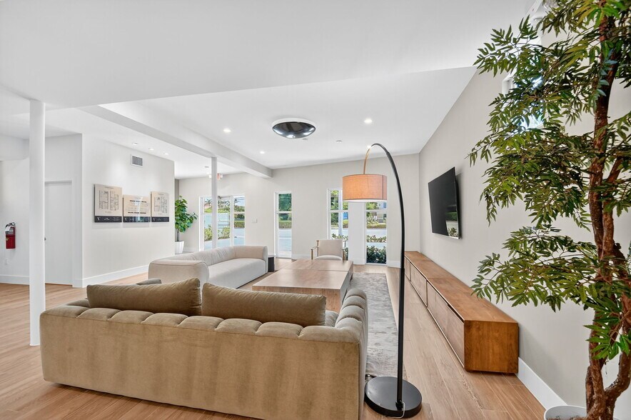 More Photos Of 3705 N Federal Hwy, Delray Beach Medical For Sale