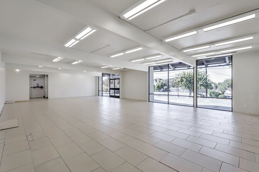 More Photos Of 190 Washington Blvd, Fremont Freestanding For Lease