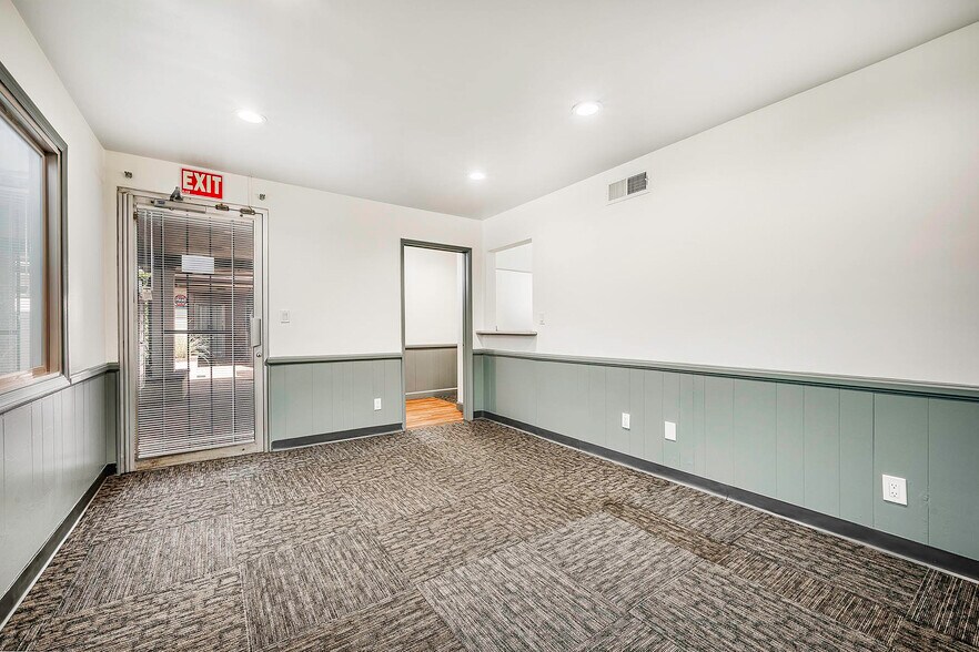 More Photos Of 1324-1332 N Avalon Blvd, Wilmington Office For Lease
