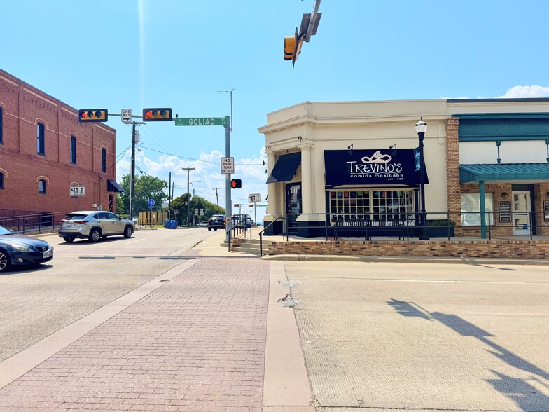 More Photos Of 101 N Goliad, Rockwall Restaurant For Lease