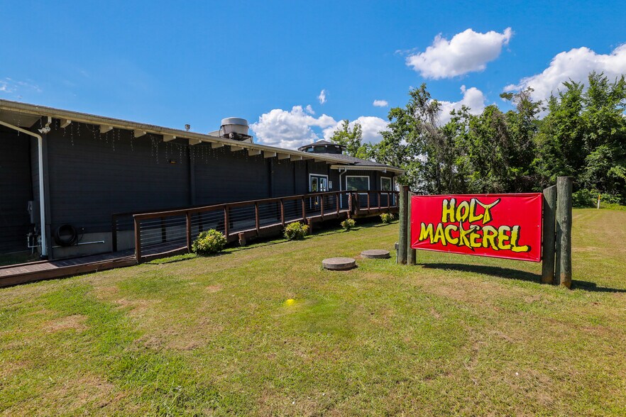 More Photos Of 700 Jordan Point Rd, Hopewell Restaurant For Sale
