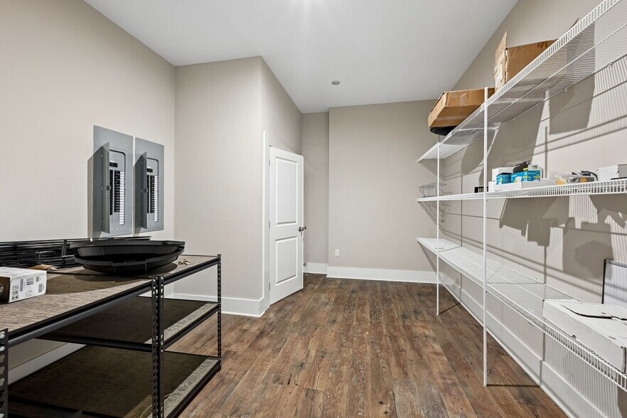 More Photos Of 27735 James Chapel Rd N, Holden Office For Sale
