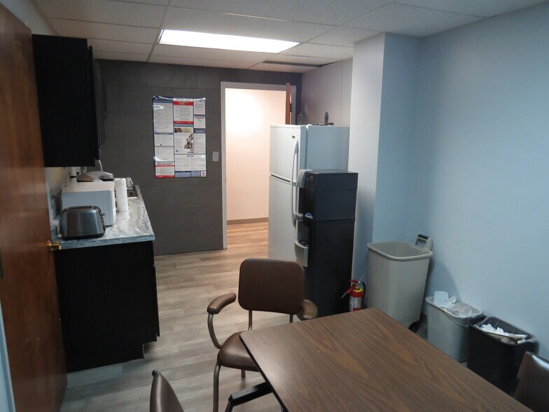 More Photos Of 2111 W Lincoln Hwy, Merrillville Loft Creative Space For Lease