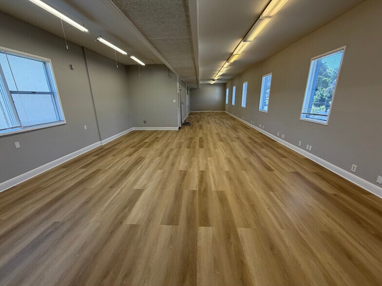 More Photos Of 435 Valley View Rd, El Sobrante Office For Lease