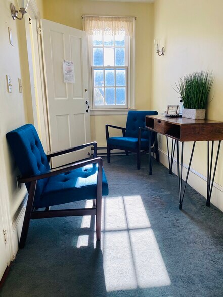 More Photos Of 404 The Hill Ct, Portsmouth Medical For Lease