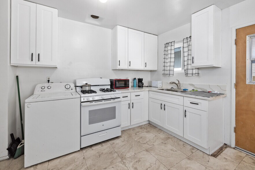 More Photos Of 2241-2247 Prospect St, National City Apartments For Sale