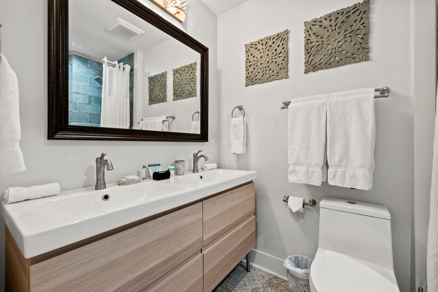 More Photos Of 2801 7th Ave N, Saint Petersburg Hospitality For Sale