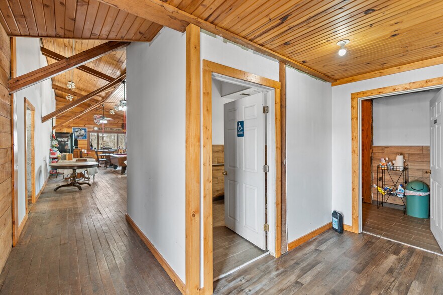 More Photos Of 8572 Silver Lake Rd, Linden Freestanding For Sale