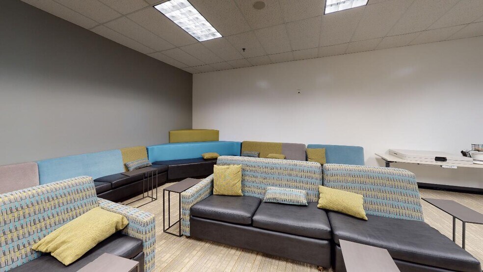 More Photos Of 22011 30th Dr SE, Bothell Unknown For Lease