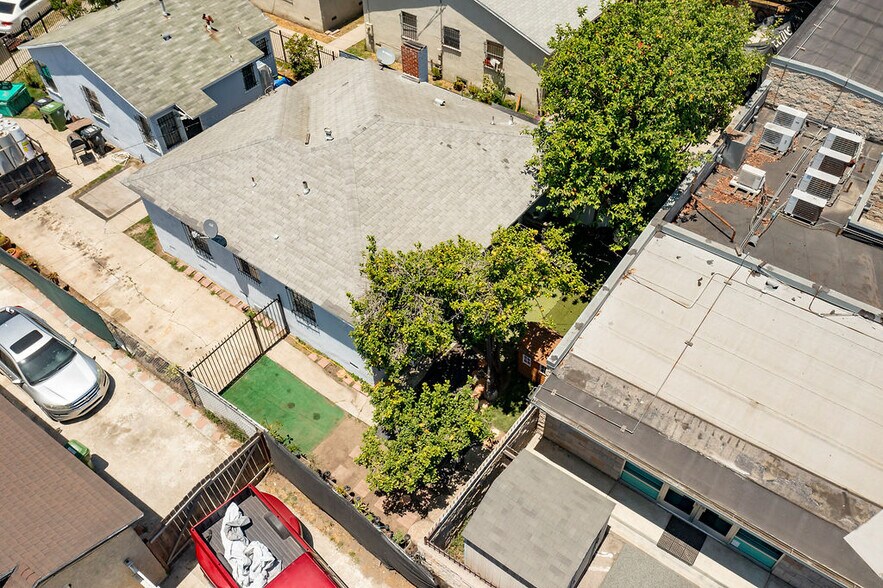 More Photos Of 11012 Willowbrook Ave, Los Angeles Apartments For Sale