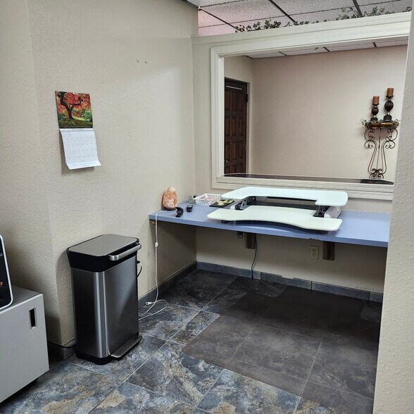 More Photos Of 1987 Mcculloch Blvd, Lake Havasu City General Retail For Lease