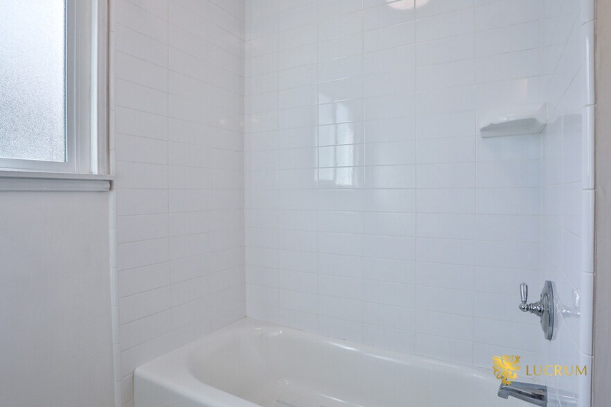 More Photos Of 854 Alandele Ave, Los Angeles Apartments For Sale