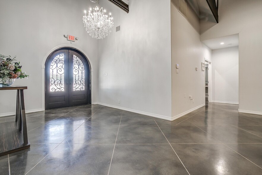 More Photos Of 1524 S Broadway St, Joshua Lodge Meeting Hall For Lease