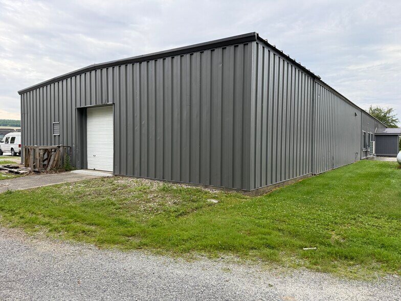 More Photos Of 123 Park St, Rutland Manufacturing For Lease