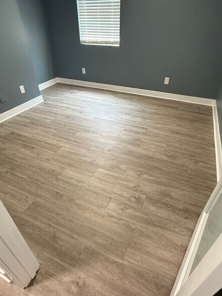 More Photos Of 2156 Midland Park Rd, North Charleston Office Residential For Lease