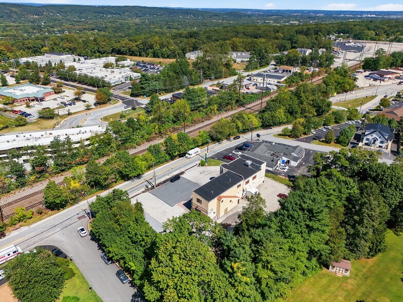 More Photos Of 514 E King Rd, Malvern Storefront Retail Office For Sale