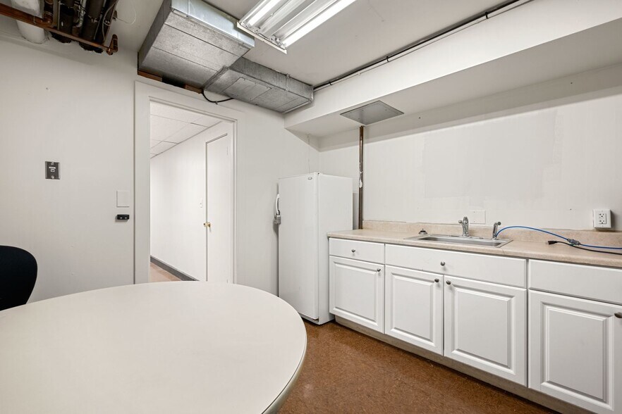 More Photos Of 1847-1855 Massachusetts Ave, Cambridge General Retail For Sale