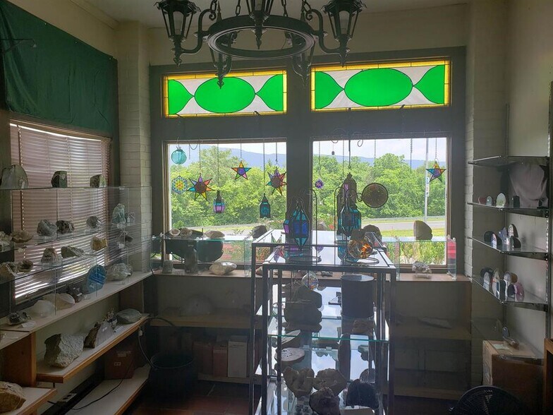 More Photos Of 2487 US Highway 211 W, Luray Storefront For Sale