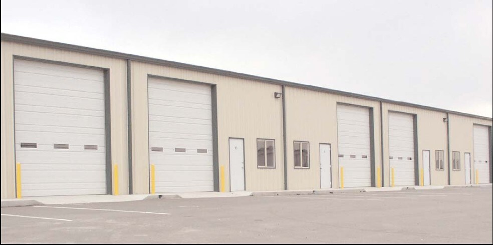 More Photos Of 8085 Oneida St, Commerce City Unknown For Lease