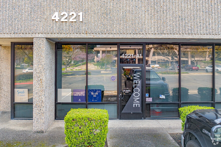 More Photos Of 4221 N Freeway Blvd, Sacramento Warehouse For Lease