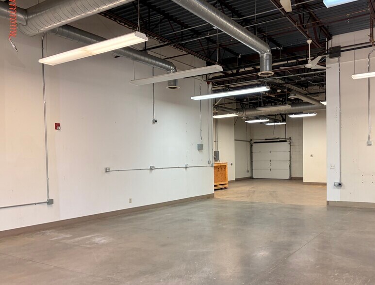 More Photos Of 117 S Sunset St, Longmont Flex For Lease
