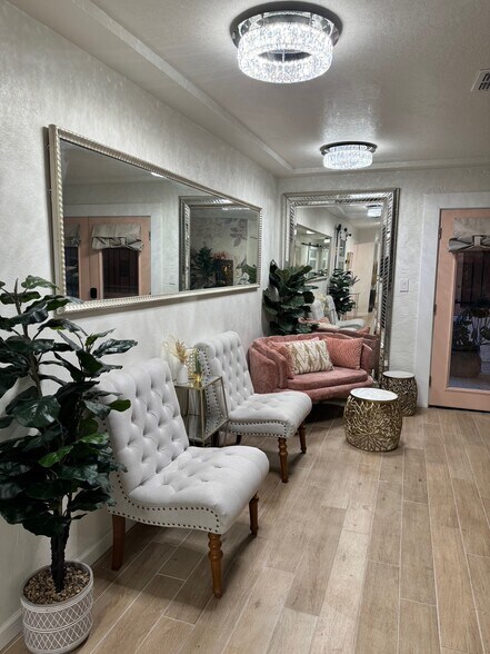 More Photos Of 503 N Alma School Rd, Mesa Freestanding For Sale