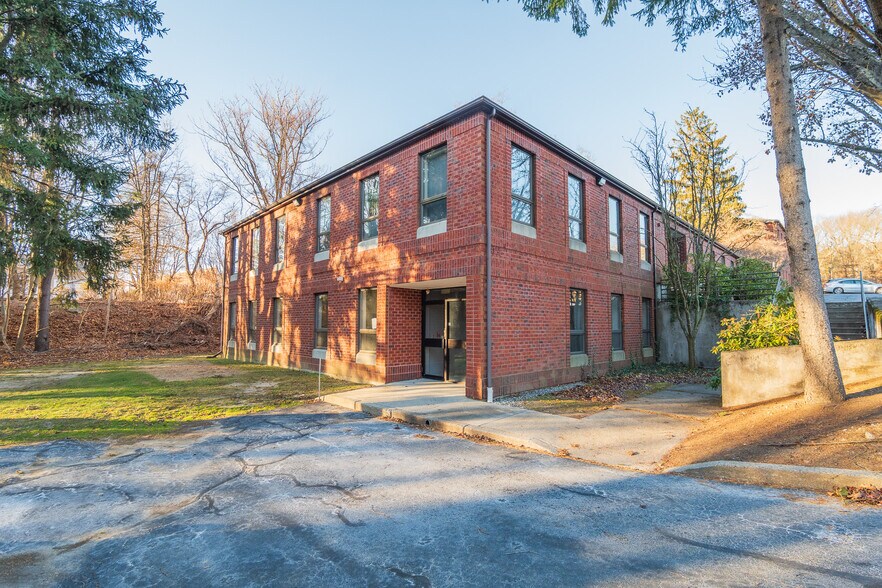 More Photos Of 875 Centerville Rd, Warwick Medical For Sale