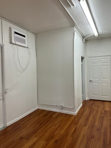 More Photos Of 1667-1671 Anaheim St, Harbor City Storefront Retail Office For Lease