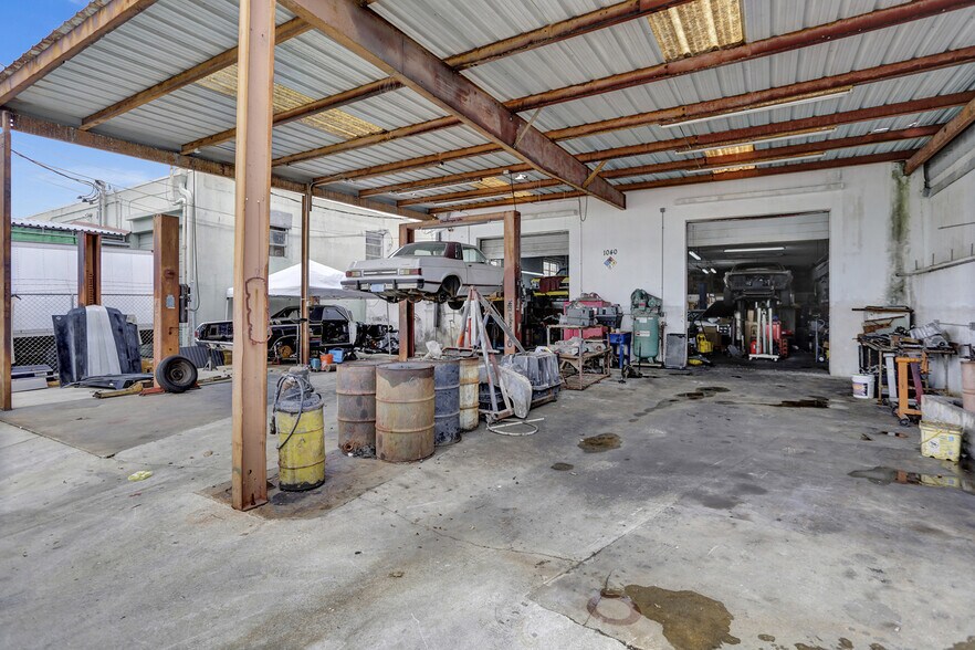 More Photos Of 1040 NE 44th St, Oakland Park Auto Repair For Sale