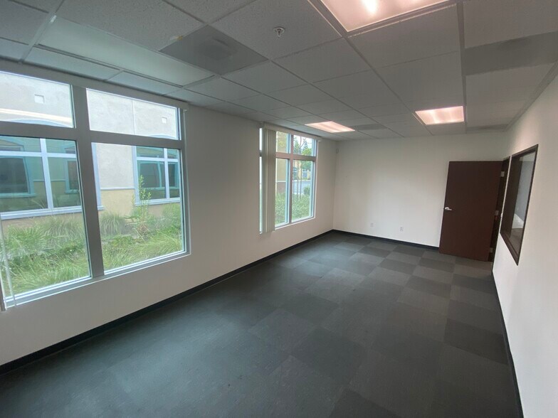 More Photos Of 4081 Mission Oaks Blvd, Camarillo Office For Sale