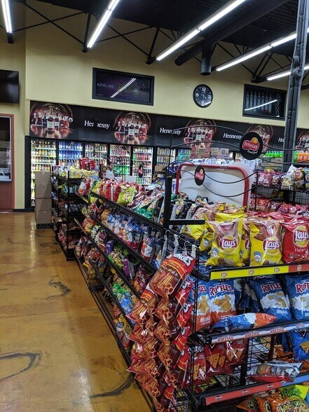 More Photos Of 13970 Wyoming St, Detroit Storefront For Sale