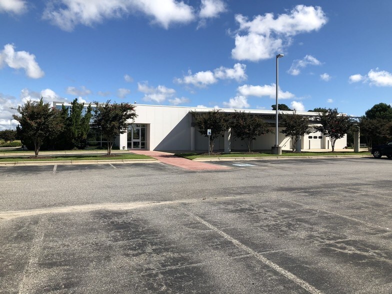 More Photos Of 112 Corporate Dr, Elizabeth City Office For Sale