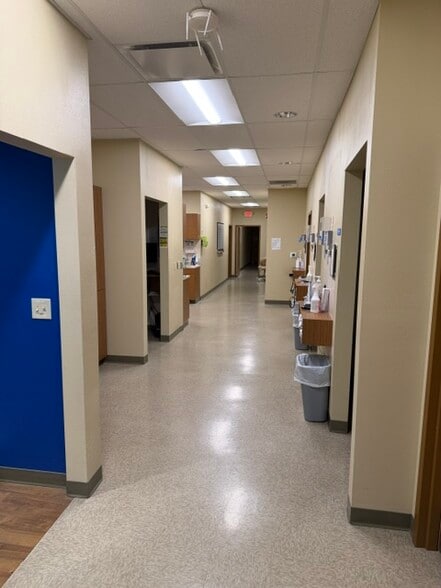 More Photos Of 818 Macdade Blvd, Folsom Freestanding For Lease